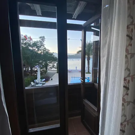 Hotel Ford 3*