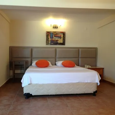 Ford Hotel 3*